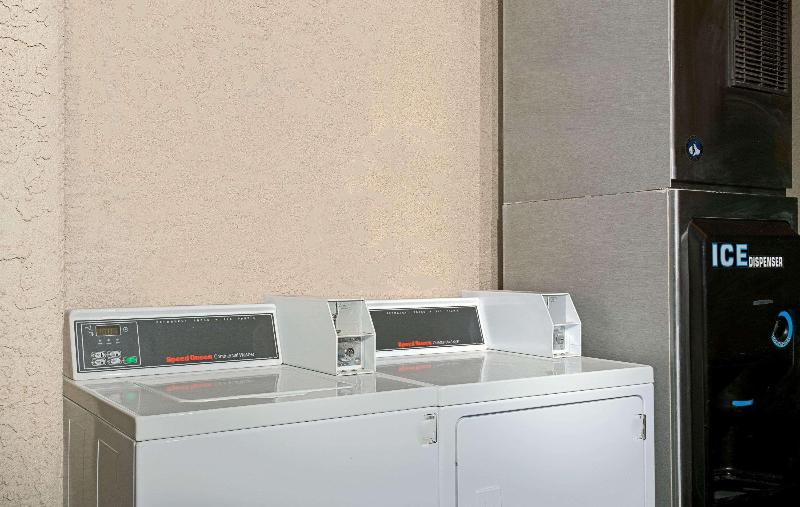 هتل Super 8 By Wyndham Tucson/grant Road Area Az