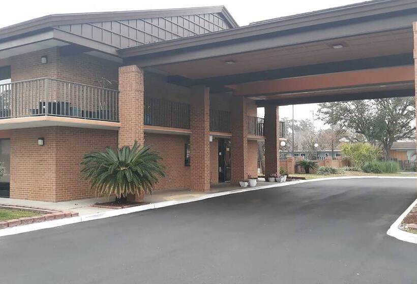 فندق Super Value Inn