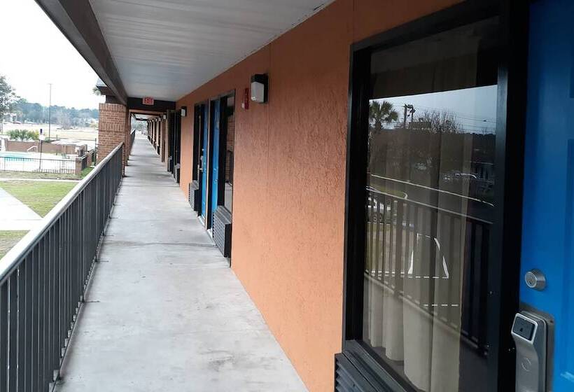 فندق Super Value Inn