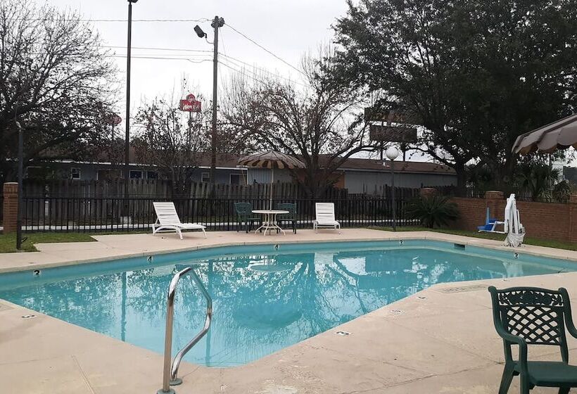 فندق Super Value Inn