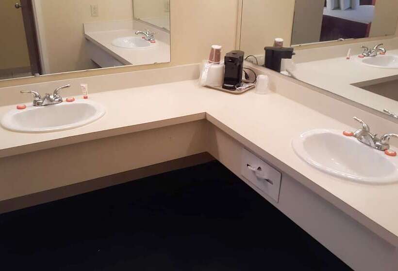 فندق Super Value Inn