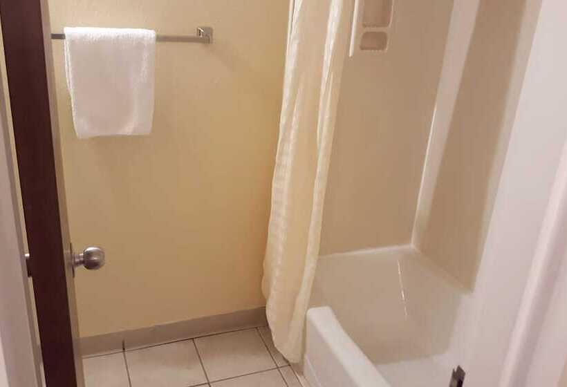 فندق Super Value Inn