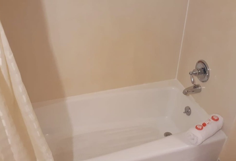 فندق Super Value Inn