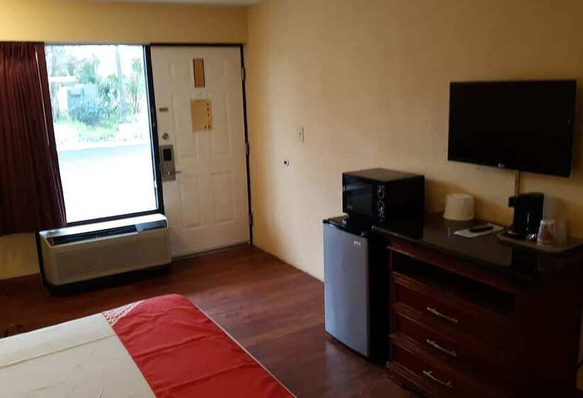 فندق Super Value Inn