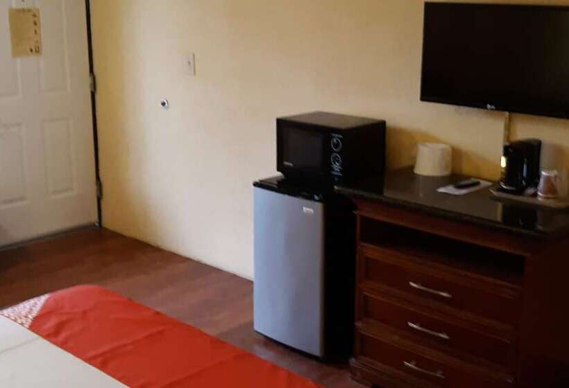 فندق Super Value Inn