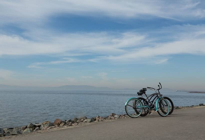 בית מלון כפרי The Marina Inn On San Francisco Bay