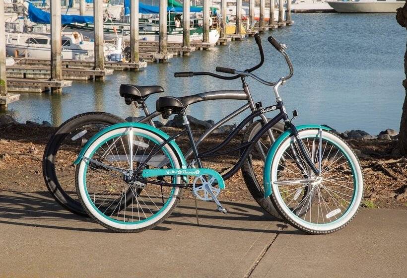 בית מלון כפרי The Marina Inn On San Francisco Bay