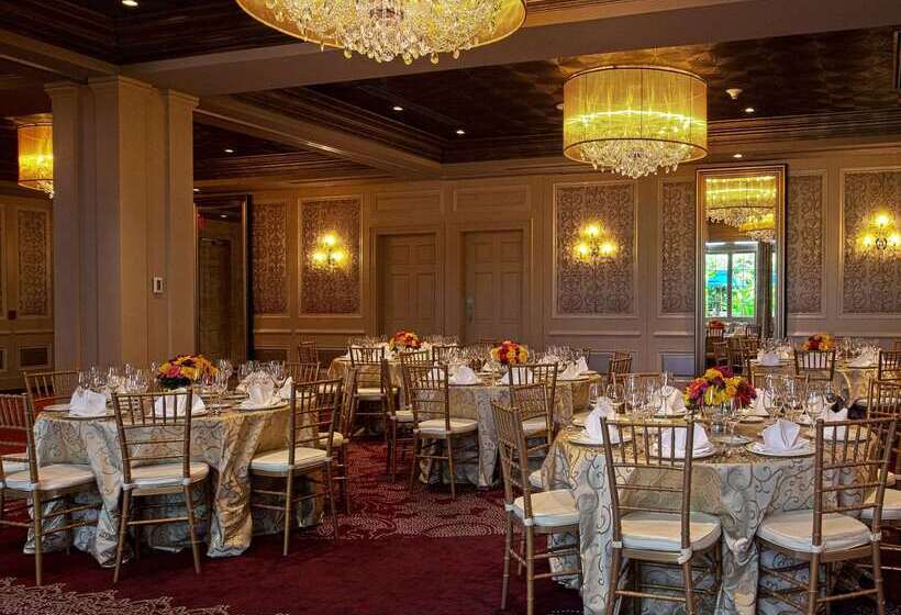 هتل The Royal Sonesta New Orleans