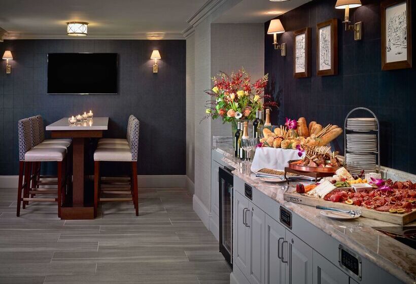 هتل The Royal Sonesta New Orleans