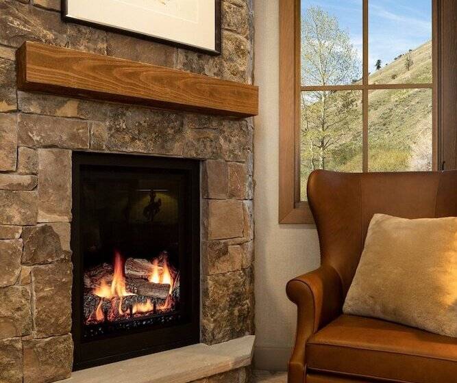 בית מלון כפרי The Rusty Parrot Lodge And Spa