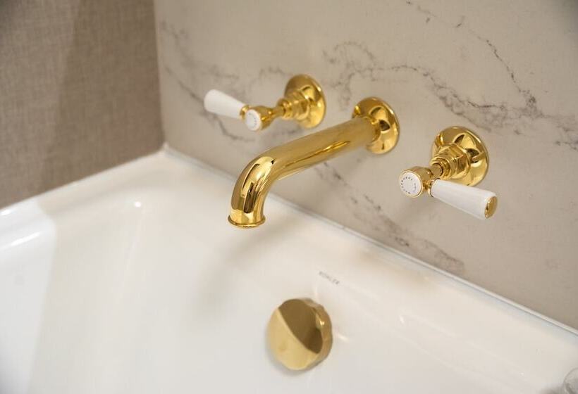 בית מלון כפרי The Rusty Parrot Lodge And Spa