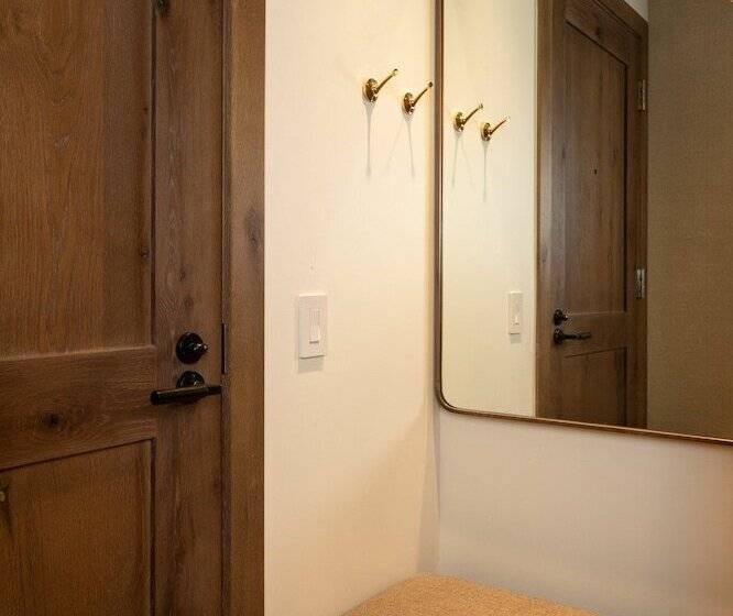 בית מלון כפרי The Rusty Parrot Lodge And Spa