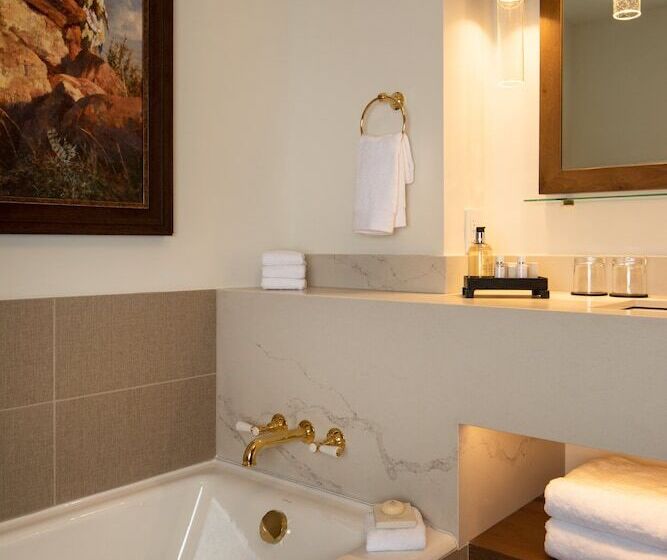 בית מלון כפרי The Rusty Parrot Lodge And Spa