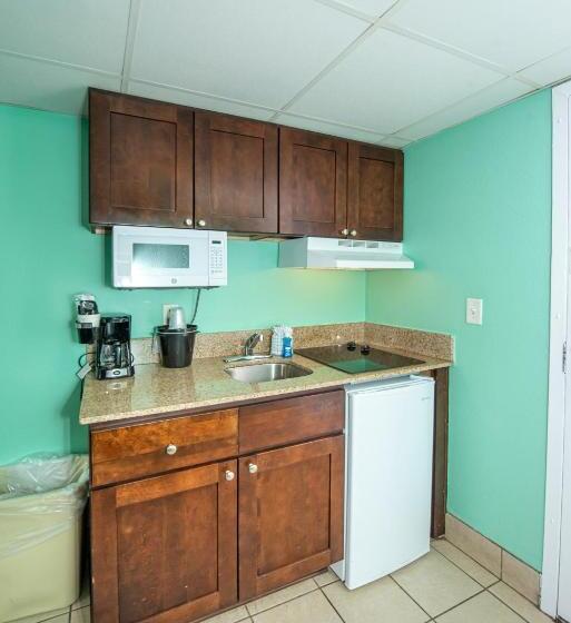 호텔 The Schooner Inn