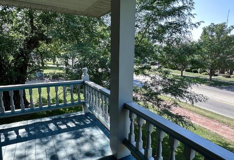 فندق The Shelby Inn