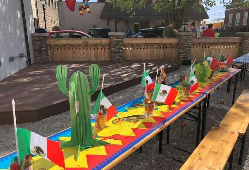 فندق The Sherman Inn