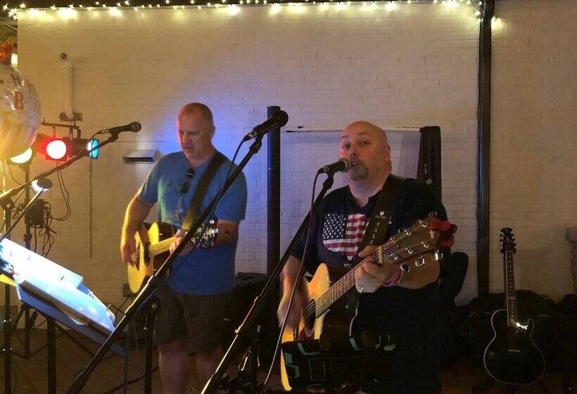 فندق The Sherman Inn