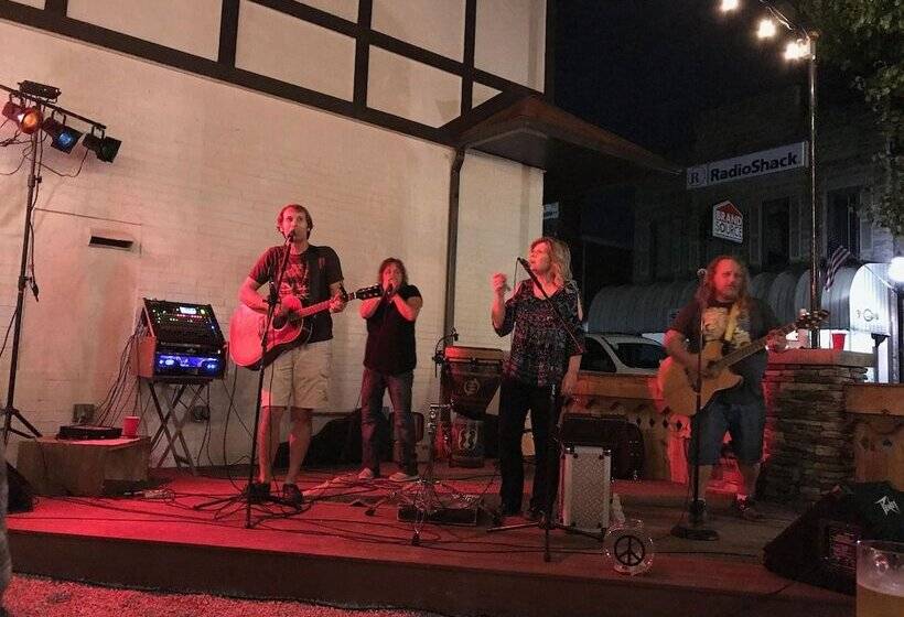 فندق The Sherman Inn