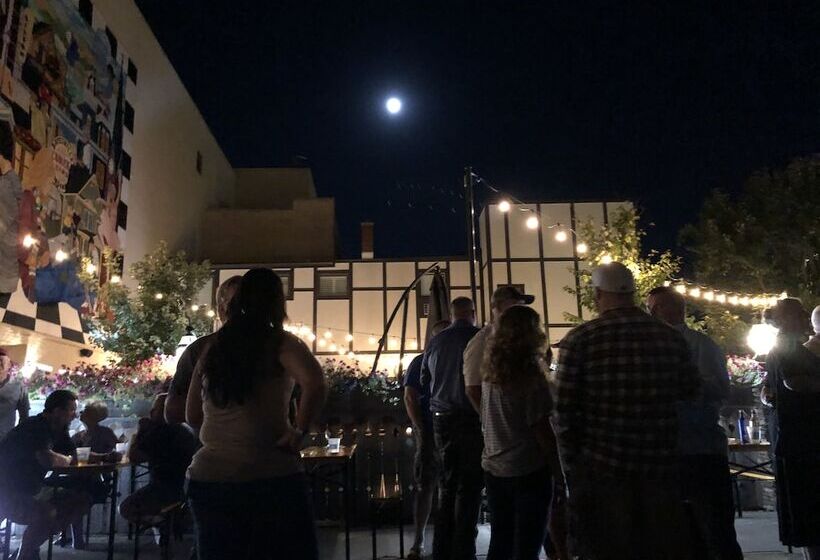 فندق The Sherman Inn