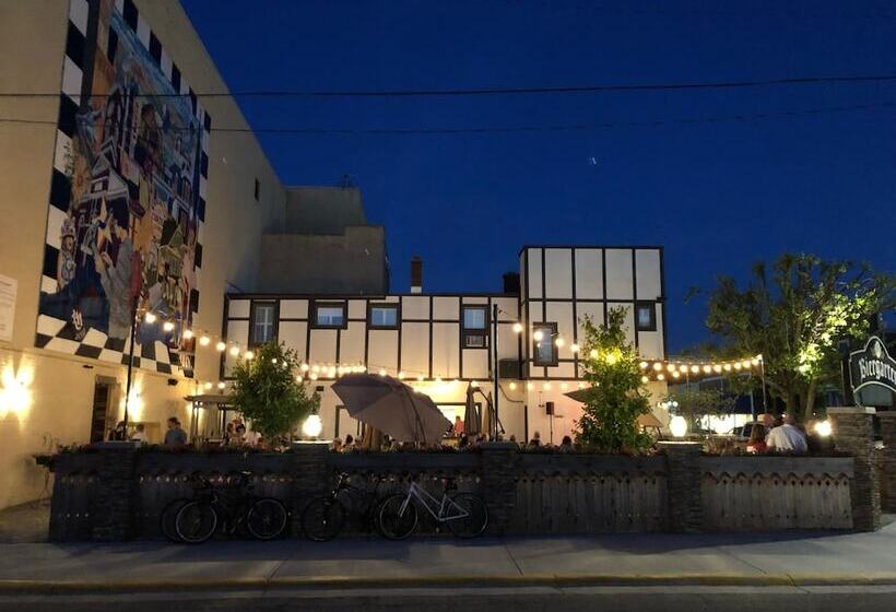 فندق The Sherman Inn