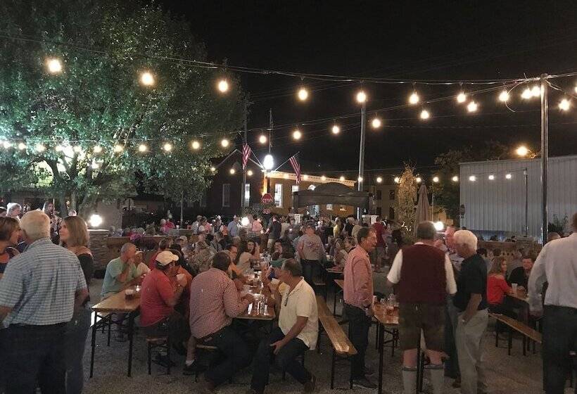 فندق The Sherman Inn