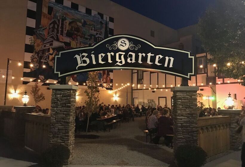 ホテル The Sherman Inn