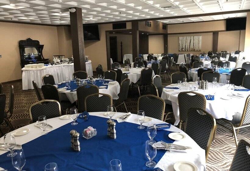 ホテル The Sherman Inn