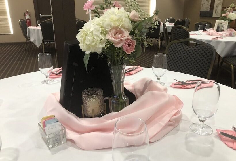 فندق The Sherman Inn