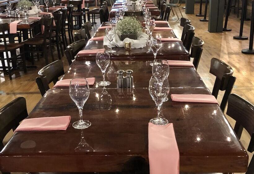 فندق The Sherman Inn