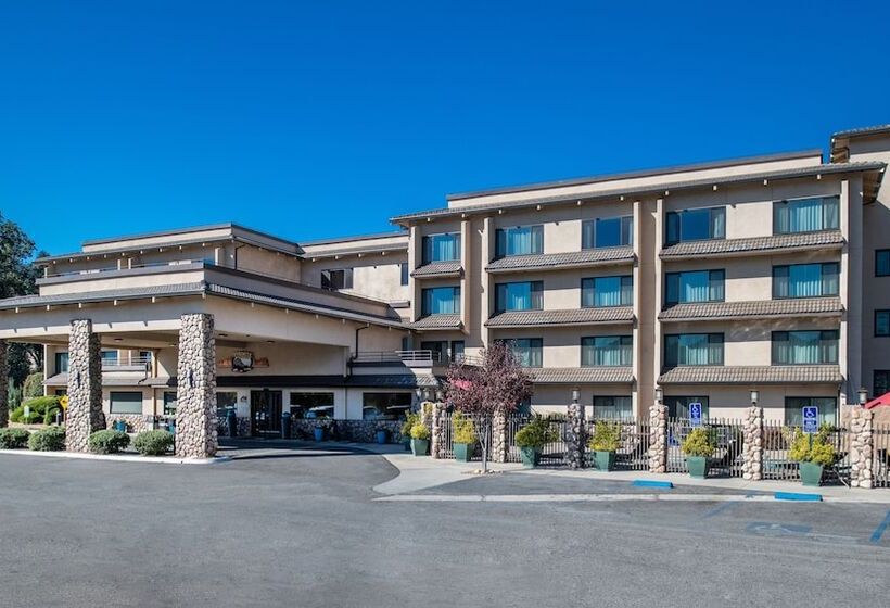 Yosemite Southgate Hotel & Suites