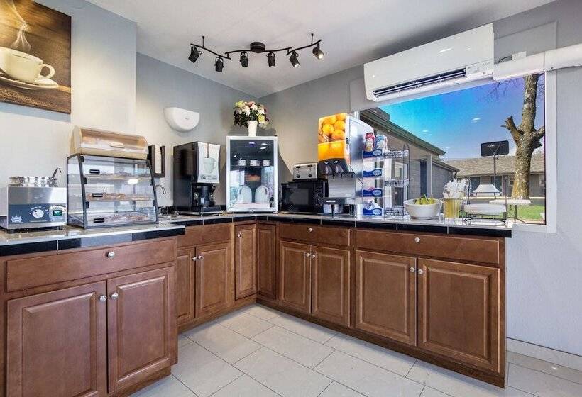 فندق على الطريق Knights Inn And Suites Salem