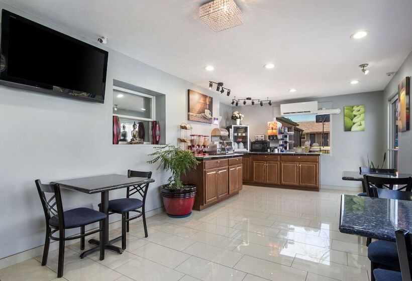 فندق على الطريق Knights Inn And Suites Salem