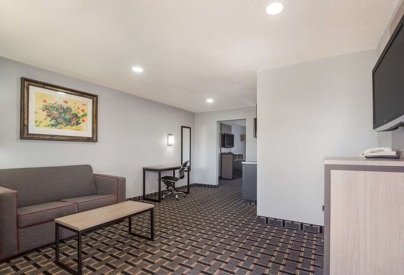 فندق على الطريق Knights Inn And Suites Salem