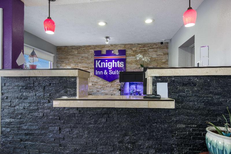 فندق على الطريق Knights Inn And Suites Salem