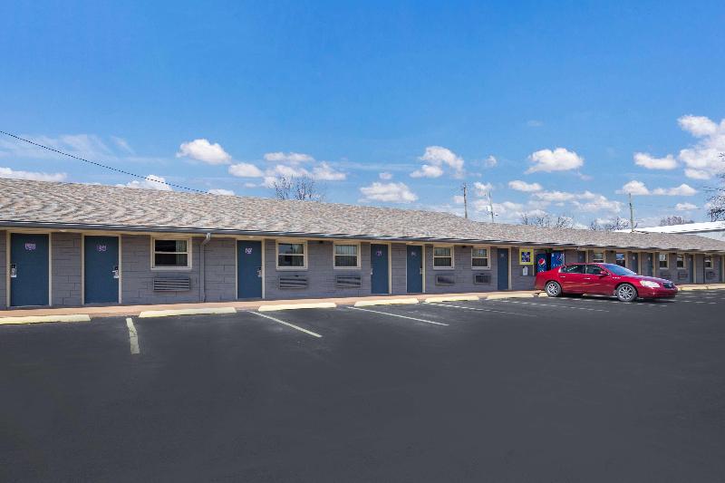 فندق على الطريق Knights Inn And Suites Salem