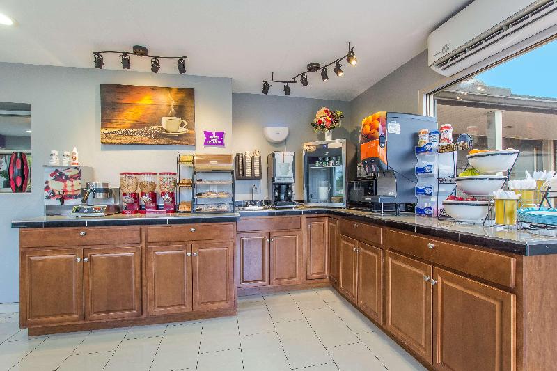 فندق على الطريق Knights Inn And Suites Salem