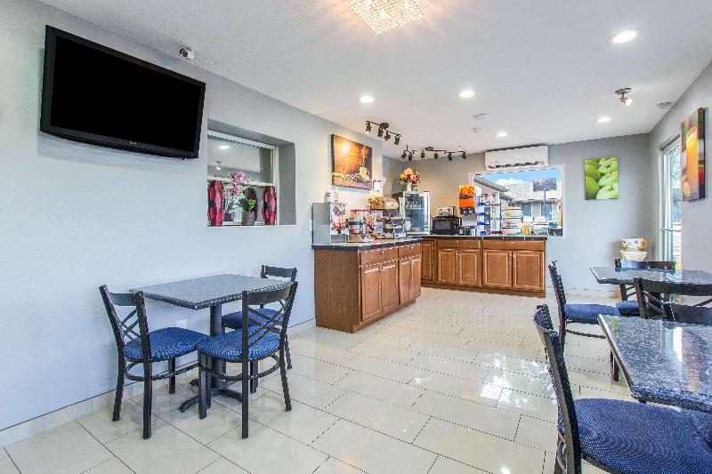 فندق على الطريق Knights Inn And Suites Salem