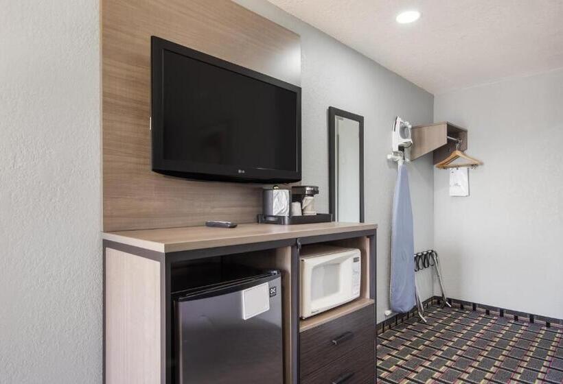 فندق على الطريق Knights Inn And Suites Salem