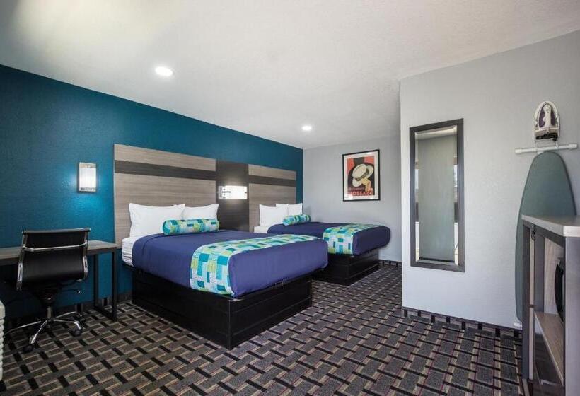 فندق على الطريق Knights Inn And Suites Salem