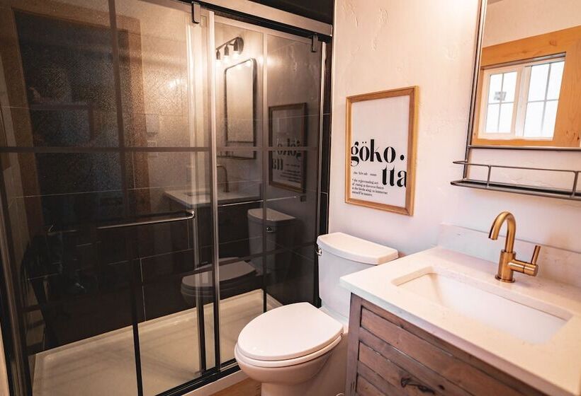 فندق على الطريق Scandia Inn