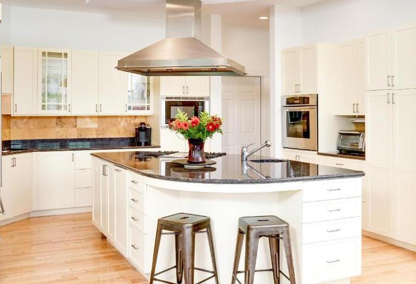 فندق على الطريق The Shire Woodstock