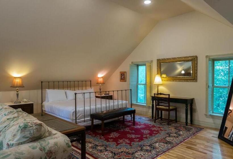 فندق على الطريق The Shire Woodstock