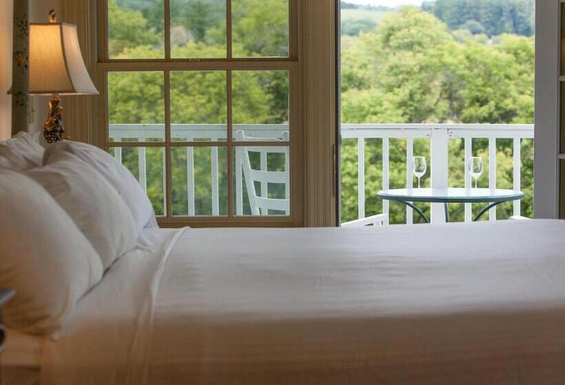 فندق على الطريق The Shire Woodstock