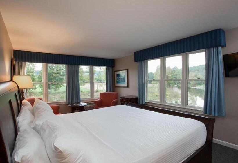 فندق على الطريق The Shire Woodstock