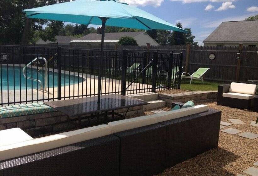 Sands By The Sea Motel