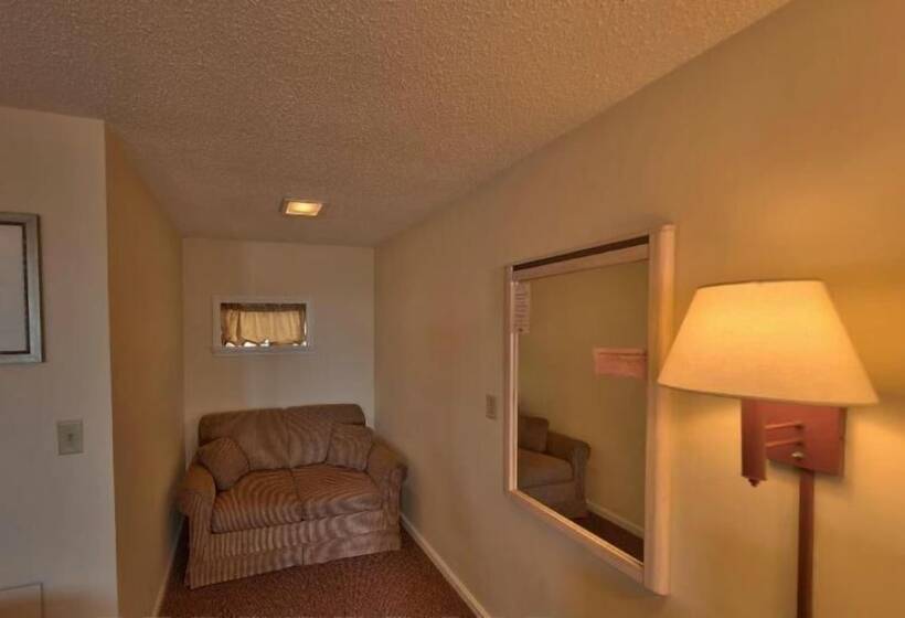 Sands By The Sea Motel