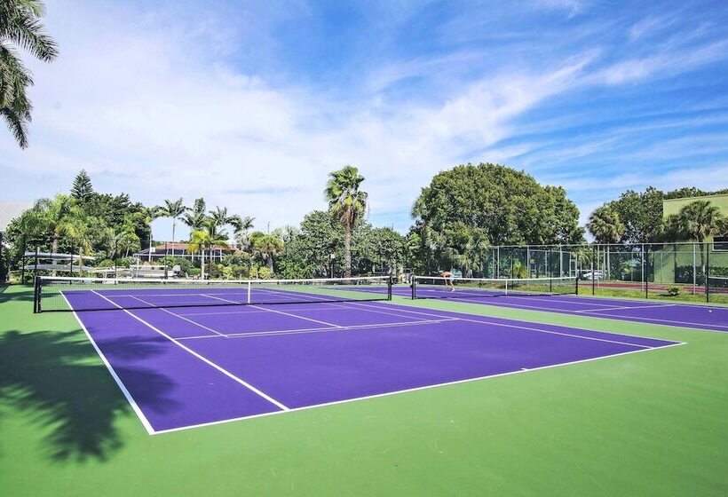 Sanibel Arms West Condominiums