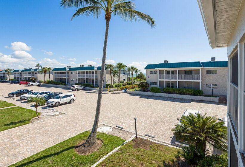 Sanibel Arms West Condominiums