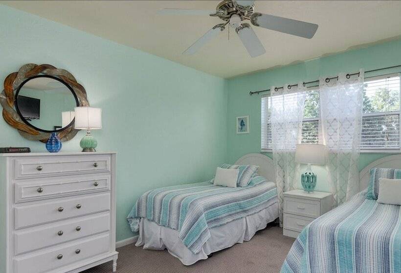 Sanibel Arms West Condominiums