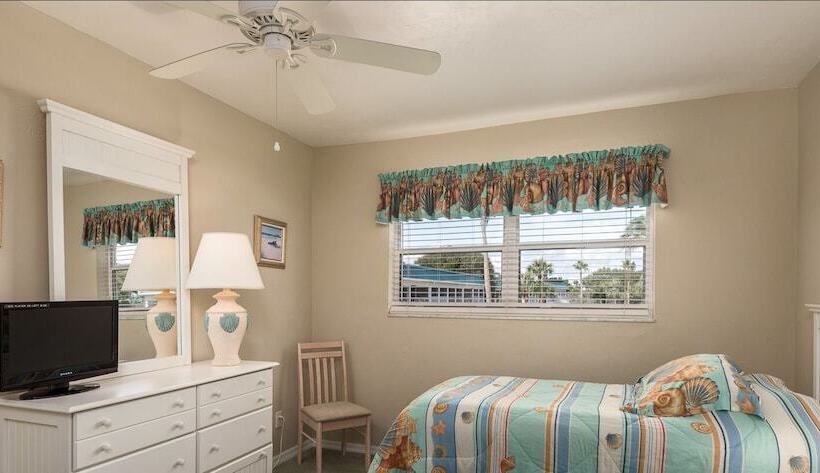 Sanibel Arms West Condominiums